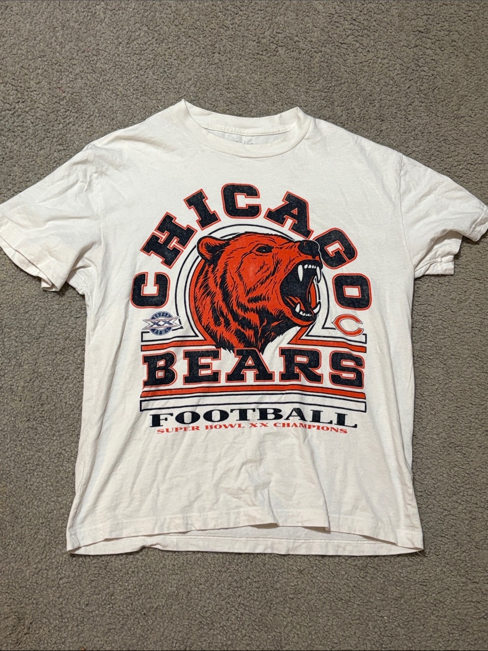 Abercrombie & Fitch size L Chicago Bears White Graphic T-Shirt